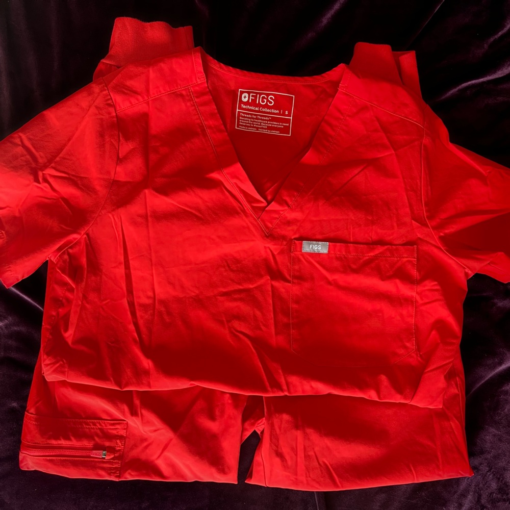 Figs Scrub Set Awesome Red IRED] FIONLite (PO#2078)